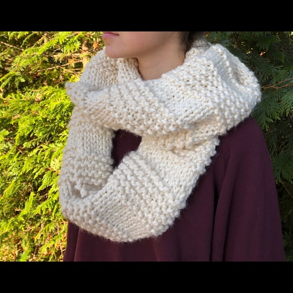 Chunky infinity scarf - Picture 1 of 3